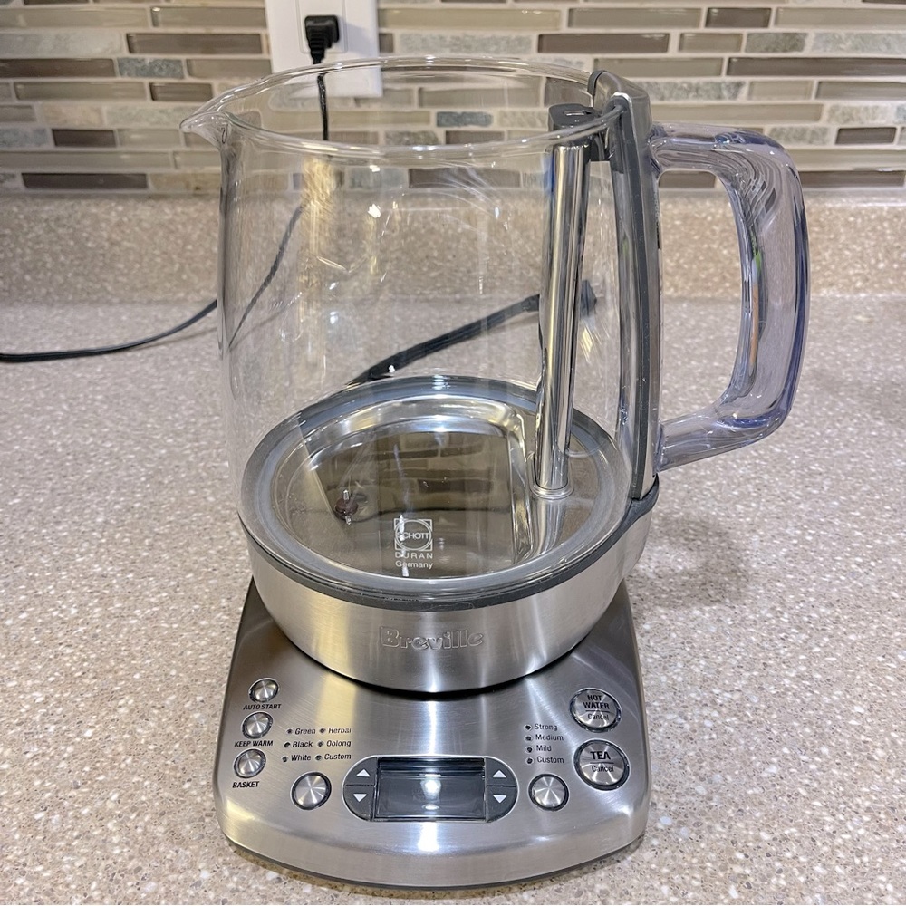 BRAND NEW Breville the Tea Maker. Stickers still on it.